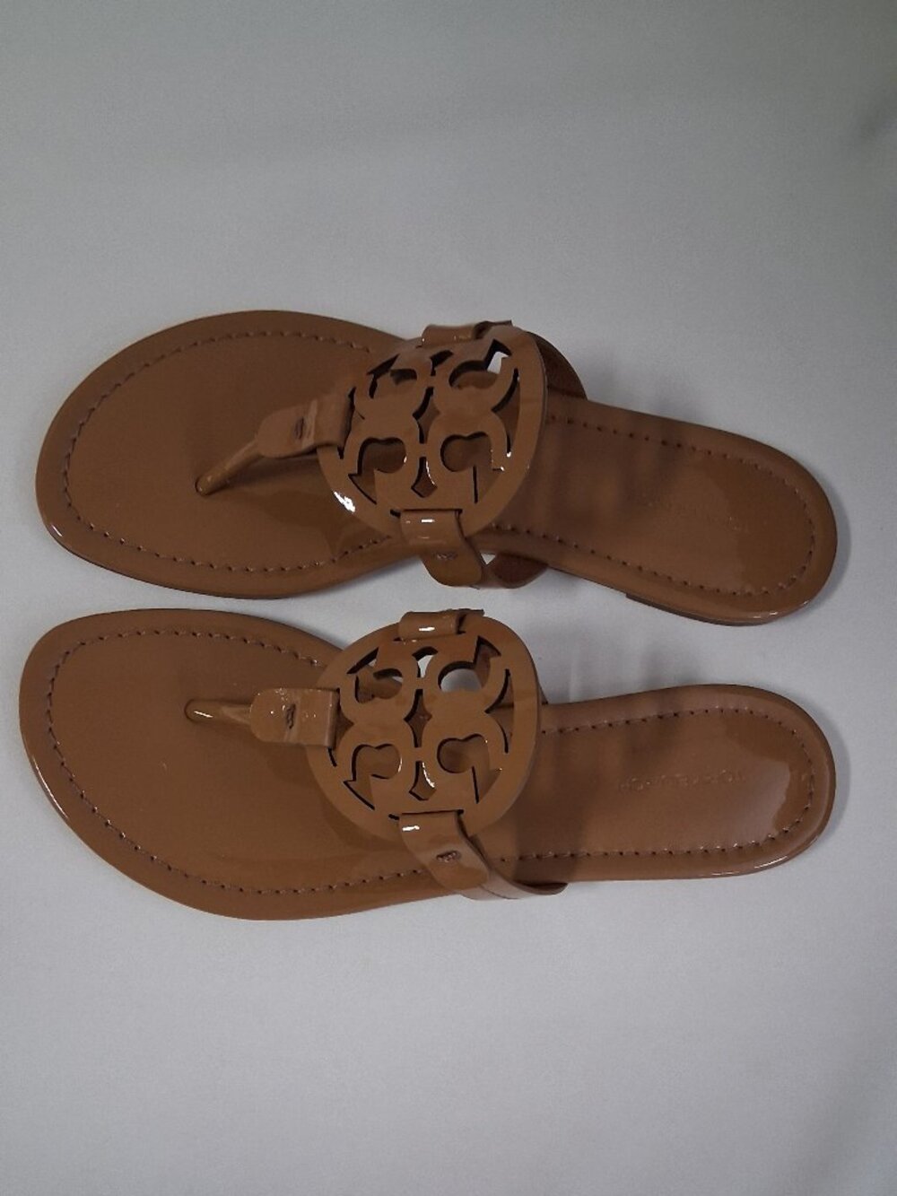 Tory Burch Miller Patent Leather Sandals Color: Tan Size: 7 NEW - Picture 3 of 7